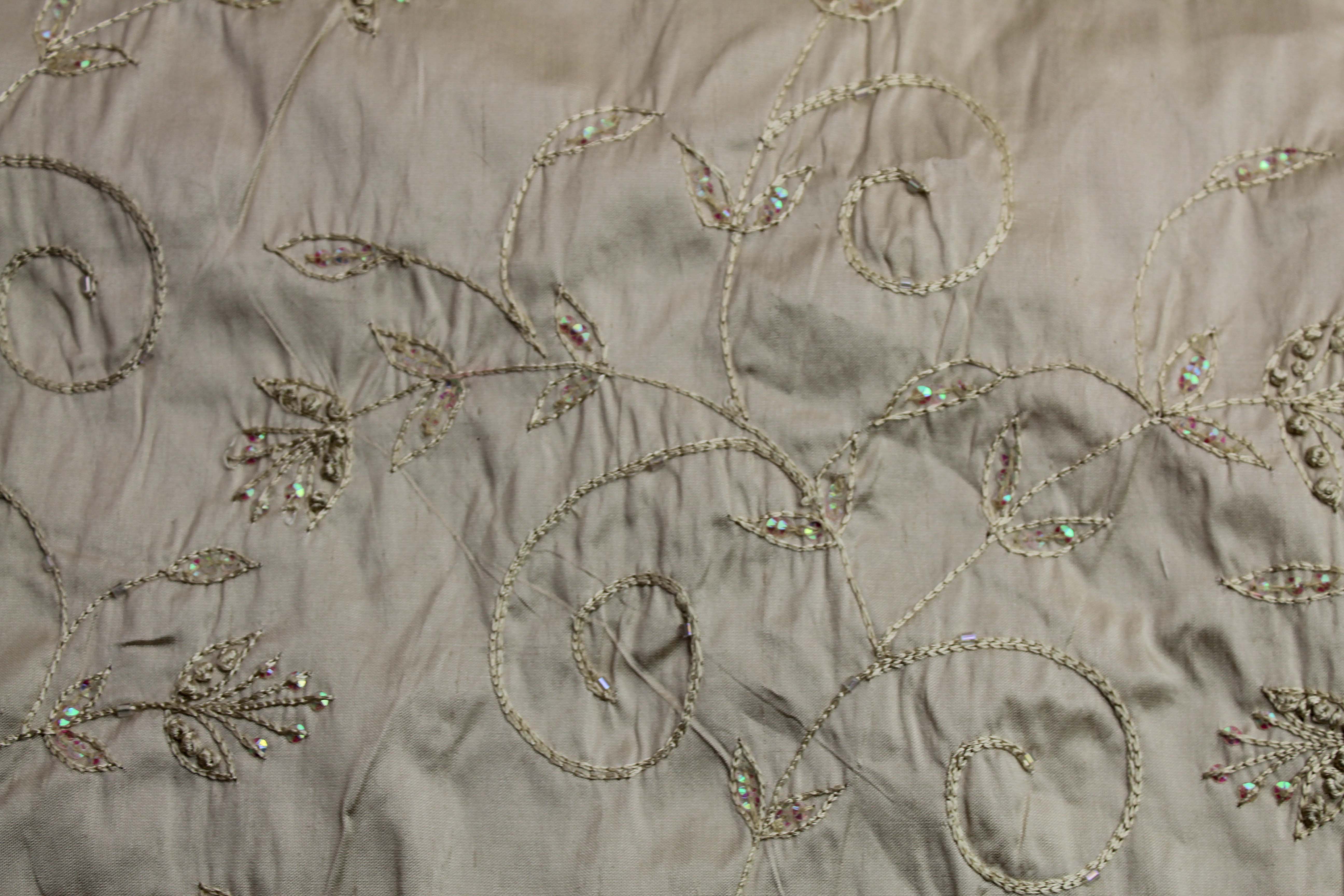 EMBROIDERED SILK DUPION - P GOLD